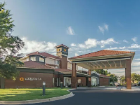 La Quinta Inn & Suites by Wyndham Oklahoma City Norman Hotels in Norman