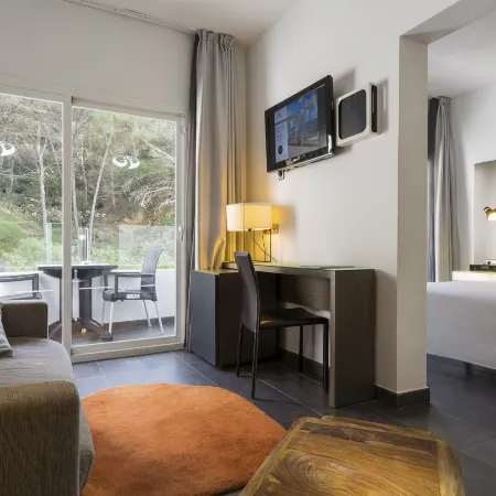 Palladium Hotel Cala Llonga - Adults Only
