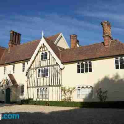 The Oaksmere Hotel Exterior