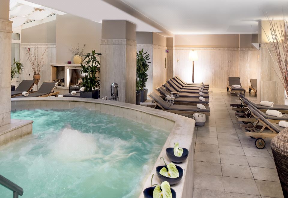 Crowne Plaza Rome St. Peter's Over view