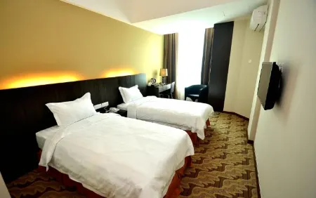 Eminent Hotel Отели рядом с достопримечательностью «M-Cubed Bar»