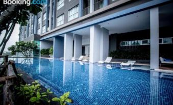 Baan Kiang Fah Apartment by Patcha
