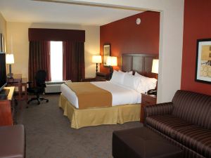 Holiday Inn Express & Suites Paducah West