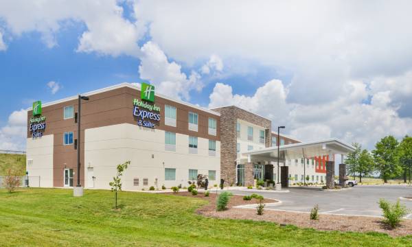 Holiday Inn Express & Suites Salem by IHG