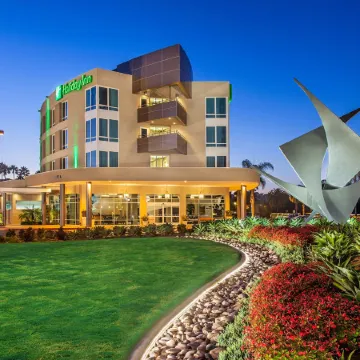 DoubleTree by Hilton San Diego Bayside Отели рядом с достопримечательностью «Харбор-Айленд»