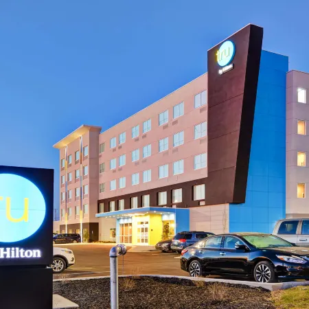 Tru by Hilton Richmond