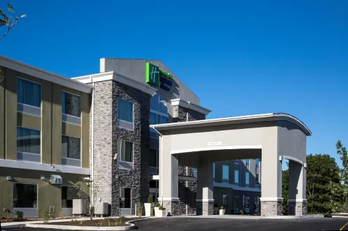Holiday Inn Express & Suites CARLISLE - HARRISBURG AREA by IHG - parking