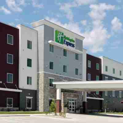 Holiday Inn Express Fargo SW - I-94 Medical Center Hotel Exterior
