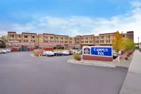 Radisson Hotel River Falls Hotels near Glen Park