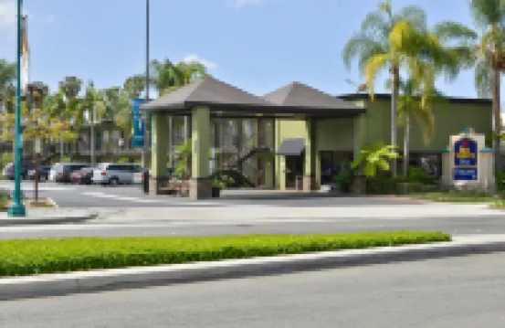 ベスト ウエスタン プラス パビリオンズ