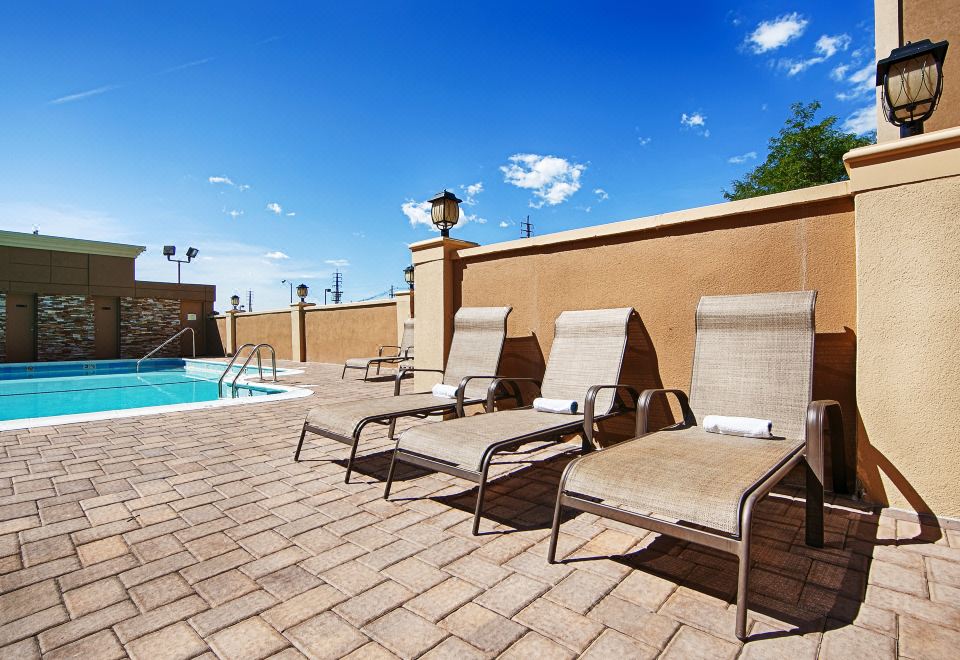 Best Western Mill River Manor HotelOver view