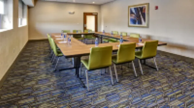 智選假日路易斯威爾機場世博中心酒店 路易維爾酒店