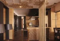 Anantara the Palm Dubai Resort - bar