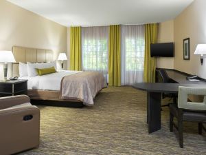 Candlewood Suites Grove City - Outlet Center