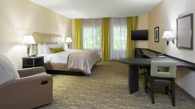 Candlewood Suites Grove City - Outlet Center