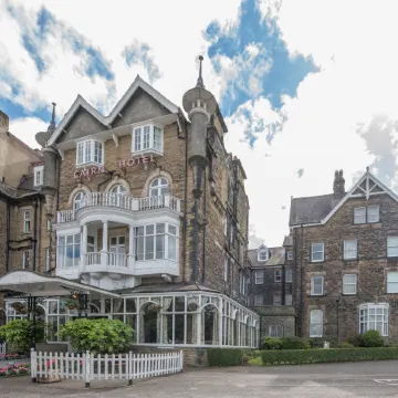 Cairn Hotel