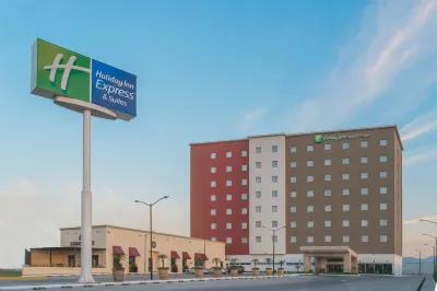 Holiday Inn Express & Suites Silao Aeropuerto - Terminal فنادق في Silao