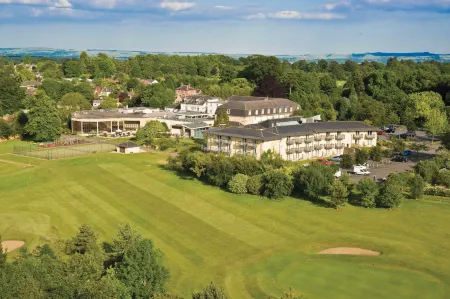 Swindon Blunsdon House Hotel, BW Premier Collection Отели рядом со станцией Swindon Railway Station