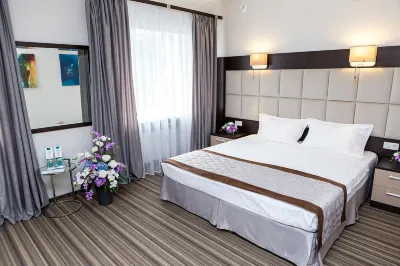 Arbat Hotel Hotels near Pamyatnik I. V. Kurchatovu