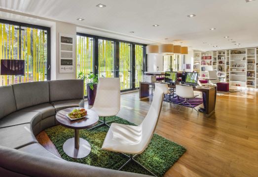 호텔 로비 전경