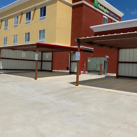 ホリデイ イン エクスプレス & スイーツ アルパイン サウスイースト by IHG