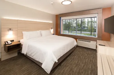 Holiday Inn Express & Suites Gaylord