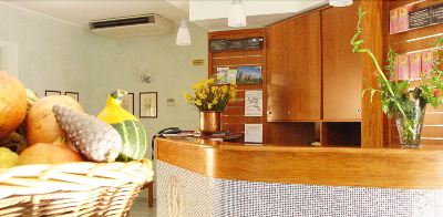 フロントデスク ホテル ドナテーラの写真