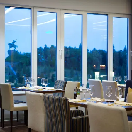 Хиллс Гарден (ex. Hilton Garden Inn Ufa RiversideХиллс Гарден, бывший Хилтон Гарден Инн Уфа Риверсайд)