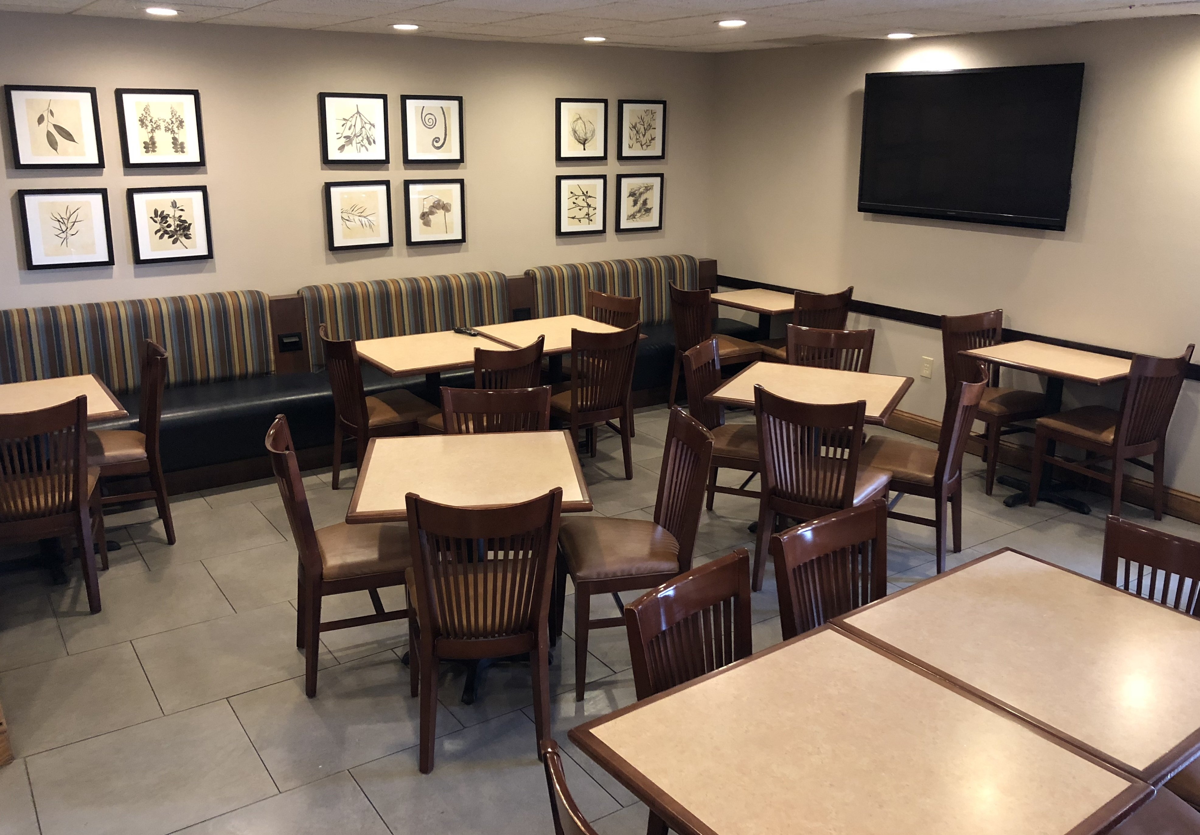 Country Inn & Suites by Radisson, Rapid City, SD