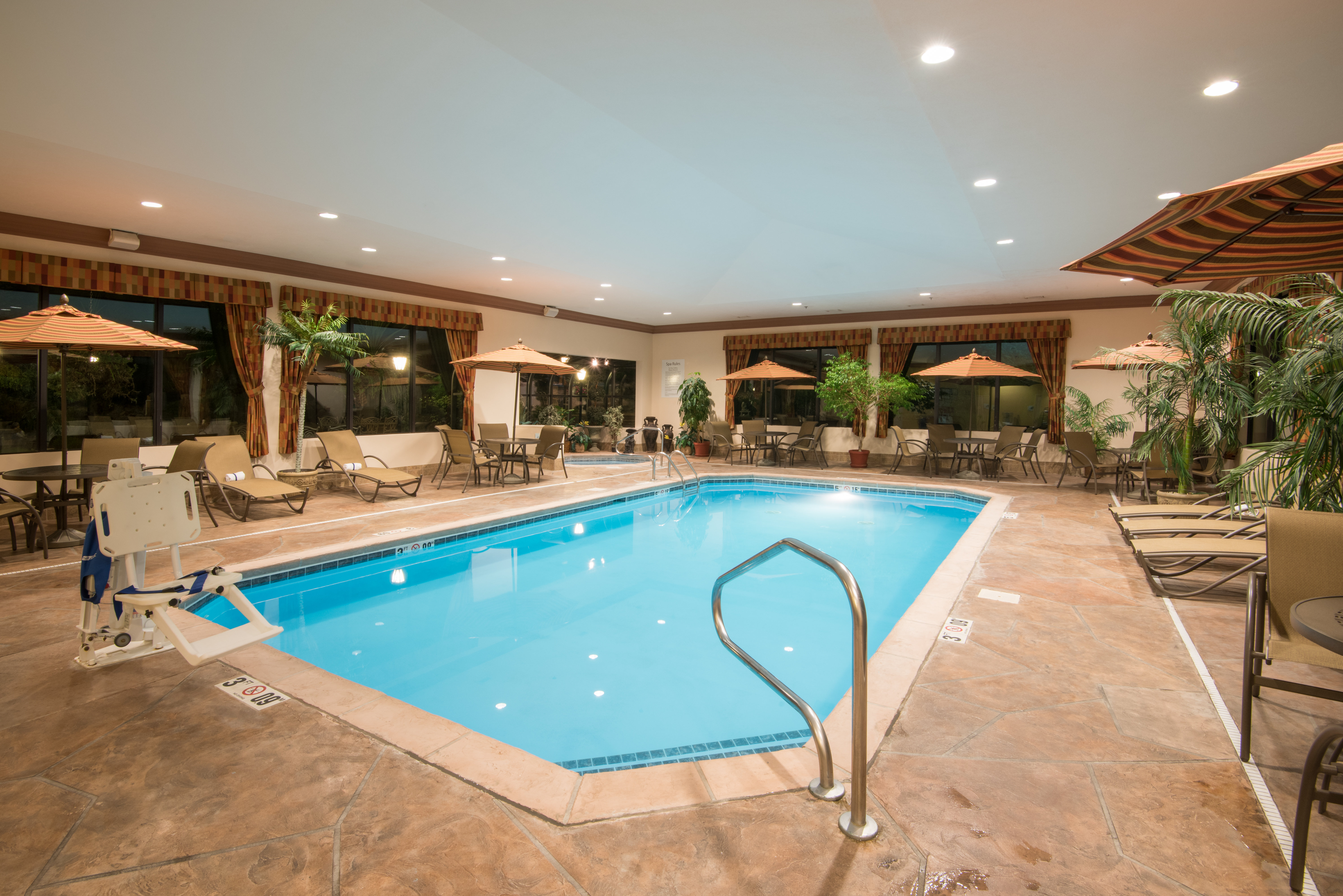 Holiday Inn Express & Suites Sharon-Hermitage, an Ihg Hotel