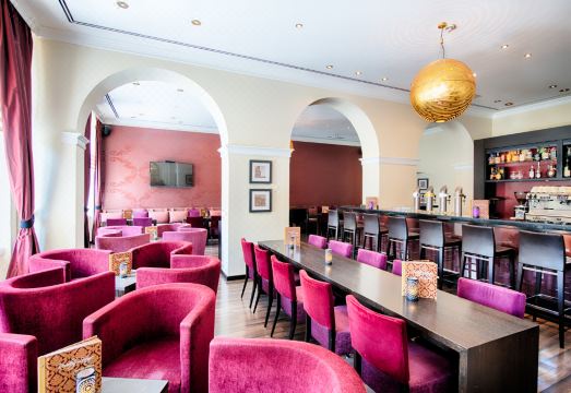 1. 웰컴 호텔 레지..