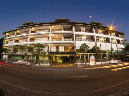 Siam Triangle Hotel