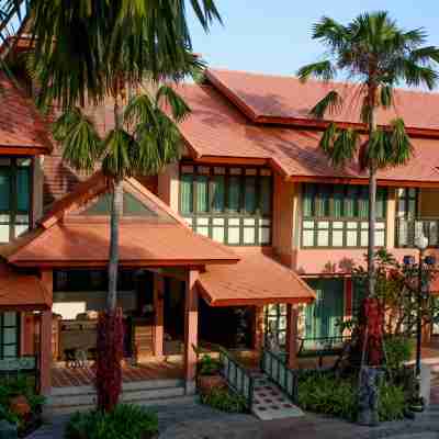 ชูชัยบุรี ศรีอัมพวา Hotel Exterior