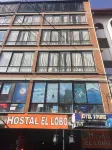 Lobo Hostel la Paz