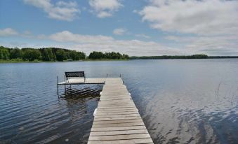 Funnys Bay Getaway 4 Bedrooms 2 Bathrooms Hotel Room