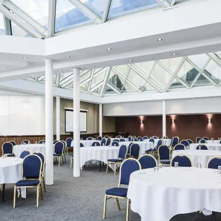 Mercure St Helens Отели рядом с достопримечательностью «Ноузли-роуд»