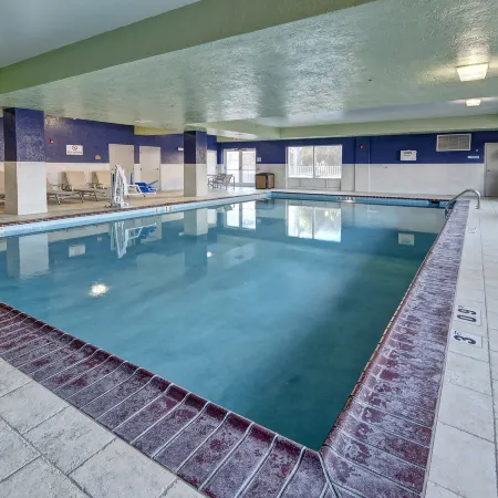 Holiday Inn Express & Suites LONDON by IHG