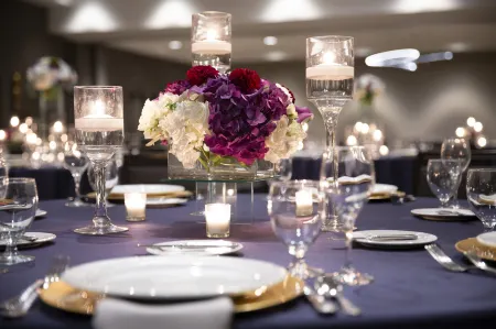 New York LaGuardia Airport Marriott Отели рядом с достопримечательностью «Free Synagogue of Flushing»