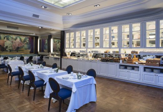 1. 엘 아베니다 팰..