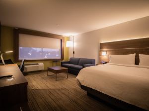 Holiday Inn Express & Suites Boston South - Randolph