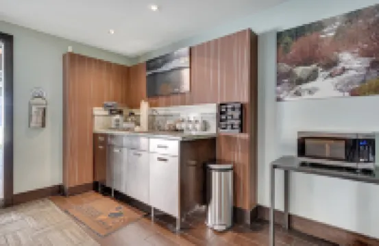 三峰度假飯店及沙灘俱樂部