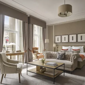 InterContinental Hotels EDINBURGH THE GEORGE by IHG Отели рядом с достопримечательностью «Эдинбург Олд Таун»