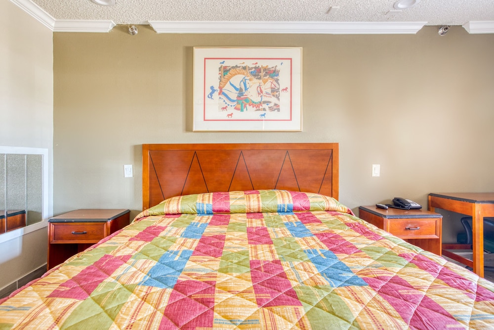 Passport Inn & Suites