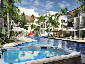 Luxurious & Central Condo in Playa Steps from the Beach
