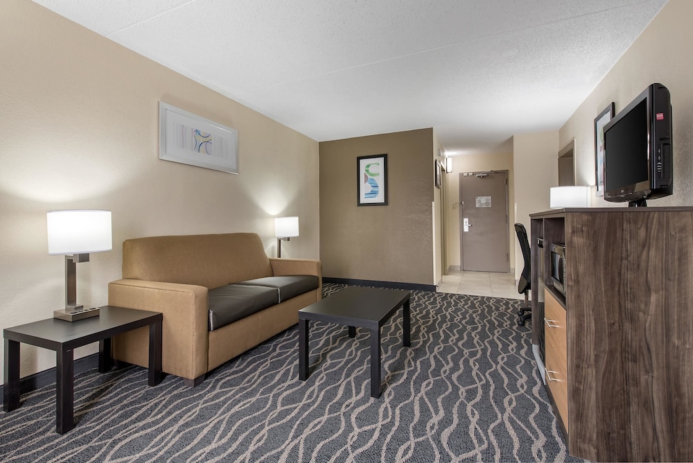 Quality Inn & Suites Lafayette I-65