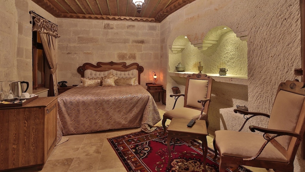 Phocas Cave Suites