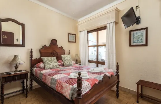 AL - 阿羅亞蒙託比庫阿本地旅館