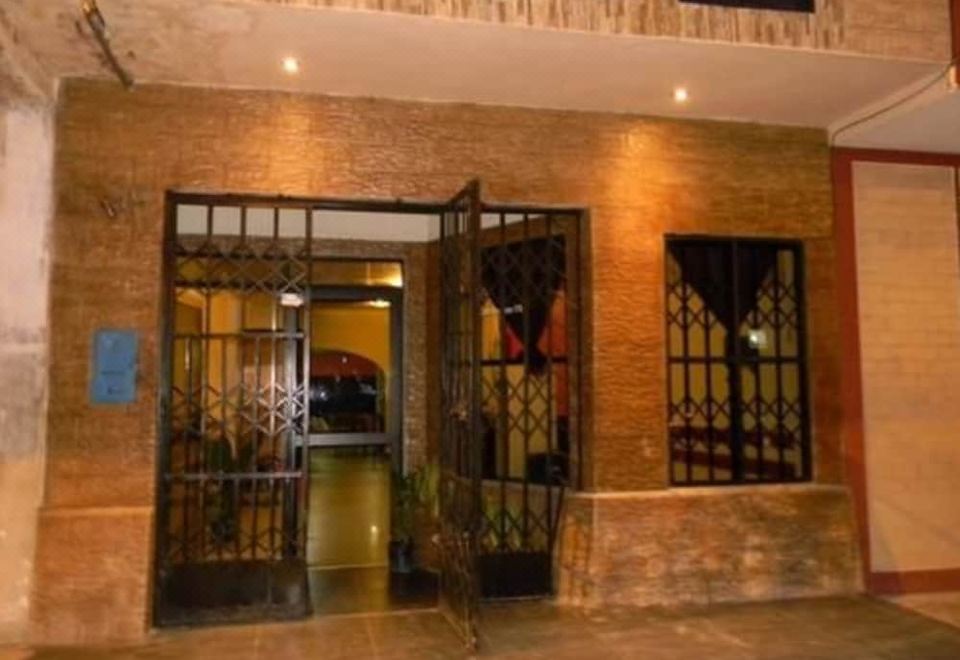 Amazon Dream Hostel with AC and Starlink - Housity