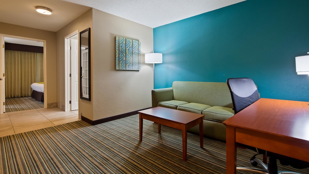 Best Western Plus Menomonie Inn & Suites