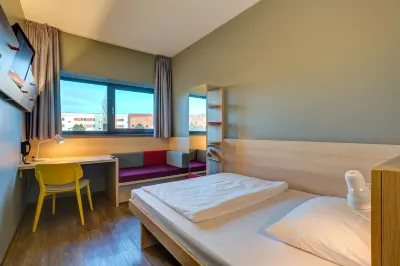 Meininger Hotel Berlin Airport Hoteller i Treptow-Köpenick